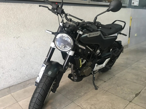 Imagen 7 de 25 de Husqvarna Svartpilen 200 Usada ¡378 Km! 2021 - Palermo Bikes