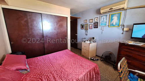 Apartamento En Venta En Maracay 25-580 Dt