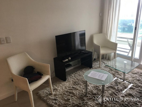 Imagen 4 de 11 de Apartamento En Mansa, 2 Dormitorios Y Medio, Parrillero