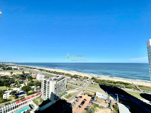 Apartamento En Piso Alto Torre Look Brava