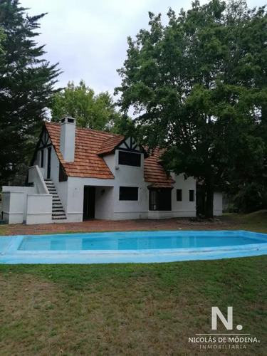 Hermosa Casa De 4 Dormitorios En Venta En Beverly Hills