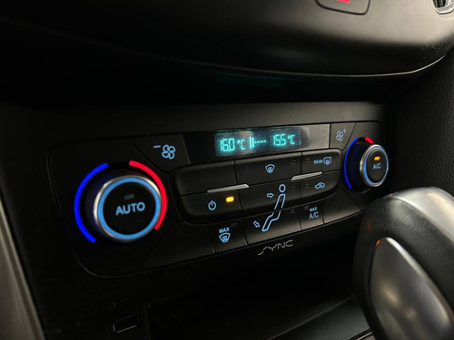 Ford Focus 2.0 SE PLUS 16V FLEX 4P POWERSHIFT