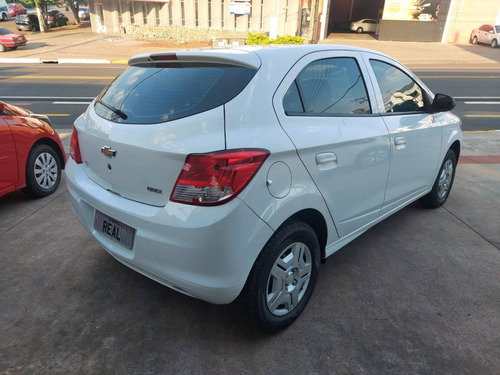Imagem 3 de 9 de Chevrolet Onix 1.0 Mpfi Lt 8v Flex 4p Manual