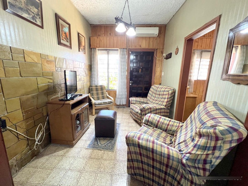 Venta Casa, A Dos Cuadras De 8 De Octubre, 3 Dormitorios