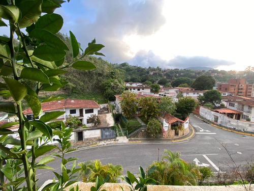 Se Vende Ph En Monte Rey Baruta Precio De Oportunidad Ya Que Se Encuentra Tradicional Jr