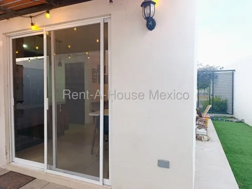 Casa Amueblada Con Cuarto De Tv, 2 Recámaras, Estudio. Renta - Zákia