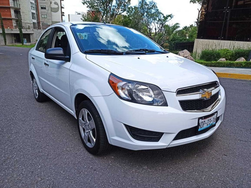Imagen 3 de 12 de Chevrolet Aveo 2017 1.6 Lt Mt