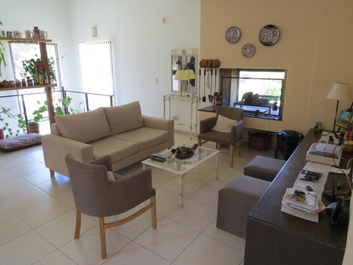 Imagen 4 de 24 de Casa En Venta-zona Lasalle-moderna Impecable- Excelente Entorno-permuta Por Casa