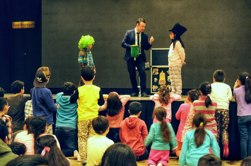 Imagen 2 de 7 de Mago - Show De Magia Infantil - Magia Para Niños - Mago Max