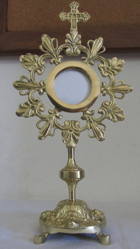 1 Ostensório Bronze 1 Turíbulo Alumínio
