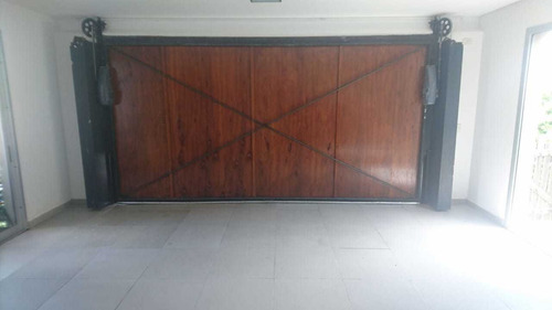 Alquiler Residencial De 6 Amb. En Barrio El Golf.