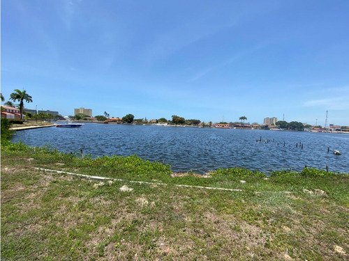 Vendo Terreno 5000m2 Puerto Encantado 8344