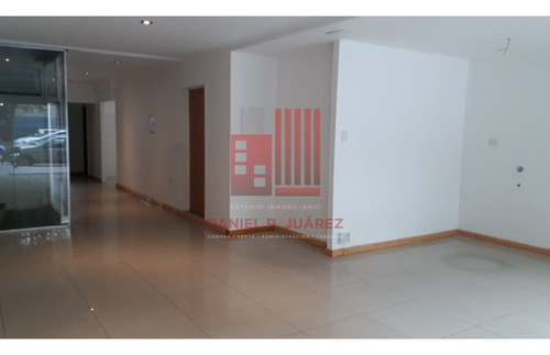 Local Sobre Avenida 1 (150m2)