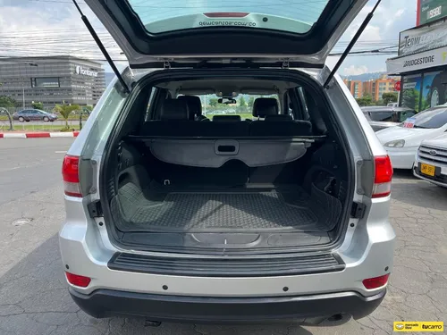 Jeep Grand Cherokee Laredo 3.6cc AT AA 4X4