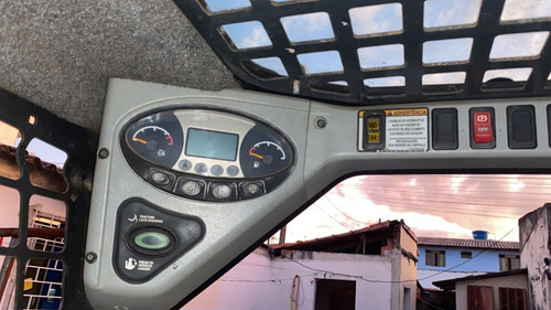 Imagem 5 de 11 de Mini-carregadeira Bobcat S185 S-185 1.000 Horas Com Joystick