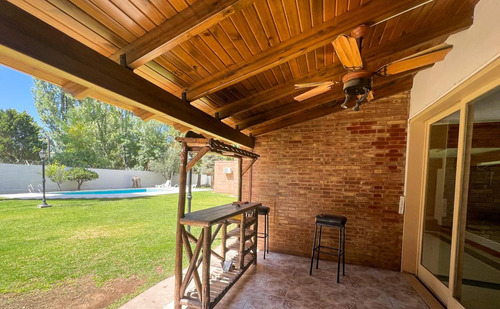 Gran Casa En Chacras De Coria