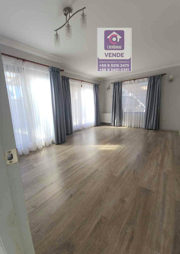 Preciosa Casa En Seguro Condominio, Como Nueva!