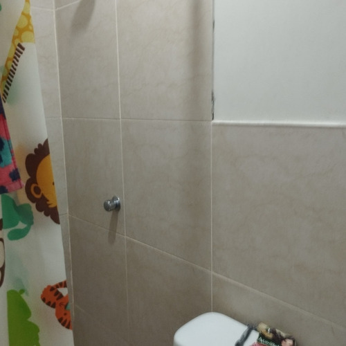 Alquilo Habitaciones - Urb. Sta. Margarita, A 100 Mts. Ucv