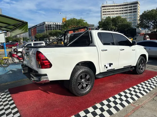 Toyota Hilux Srv 2.4 4x4 Mt Euro 6 Publica