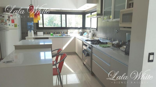 Imagen 9 de 23 de Venta - Casa En Saint Thomas Este