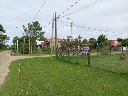 Vende Terreno Esquina De 585 M2 - Pinar Sur - Canelones