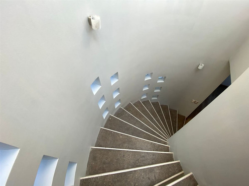 Casa En Venta De 7 Dorm. En Colina