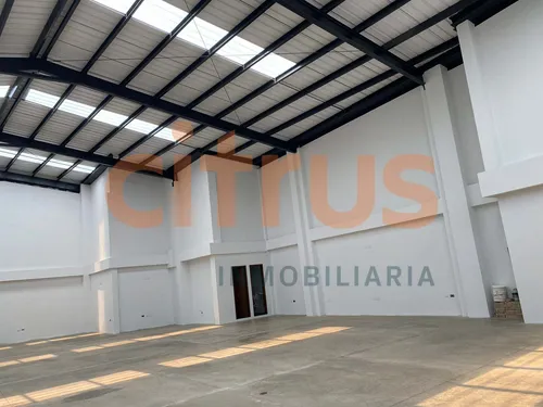 Bodegas En Arriendo Centro 643-8182171