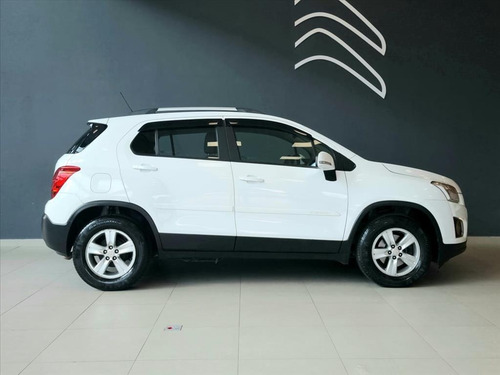 Imagem 4 de 11 de Tracker 1.8 Mpfi Lt 4x2 16v Flex 4p Automático