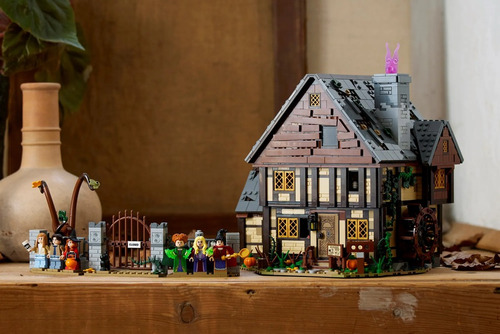 Lego Ideas 21341 - Abracadabra: O Chalé Das Irmãs Sanderson Quantidade De Peças 2316