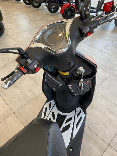 Imagen 3 de 6 de Moto Eléctrica Sunra Modelo Hawk Con Batería Litio