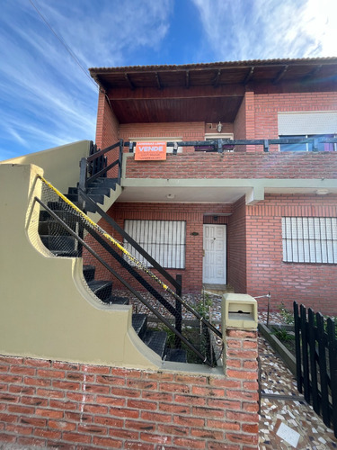 Depto Tipo Casa 3 Ambientes Con Amplio Living-comedor Muy Luminoso Patio Con Parrilla