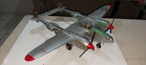 Kit Plástico Montado Avião Lockheed P-38 Lightning - 1/32