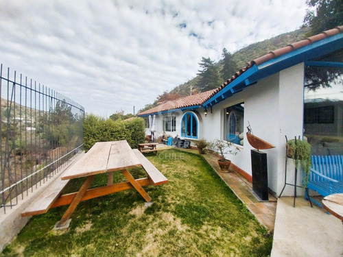 Estilo Colonial Con Gran Terreno Y Lindas Vistas