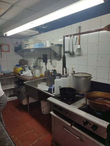 Venta De Fondo De Comercio De Luncheria Ubicado En La Calle Los Laboratorios En Los Ruices Yc