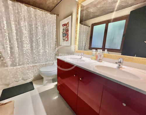 Casa En Venta De 5 Dorm. En Lo Barnechea