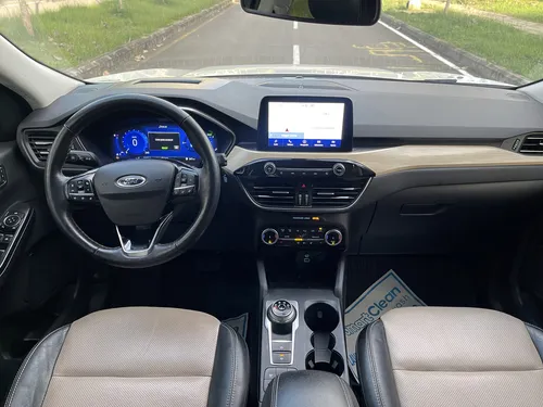 Ford Escape 2.500 Titanium híbrida