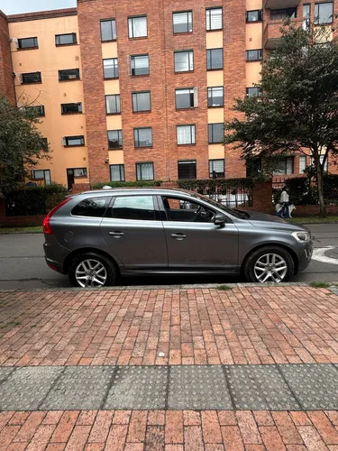 Volvo XC60 2.0 T5 Awd Summum