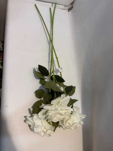 Vara Rosa Artificial Tela Terciopelo X 6 Unidades Blanca Blanco