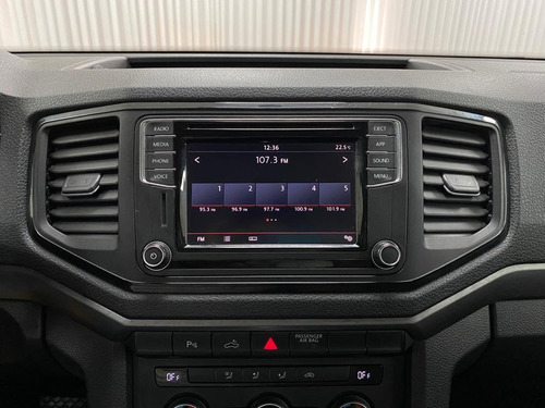 Imagem 10 de 13 de Volkswagen Amarok 2.0 Cd 4x4 Comfortline (aut)
