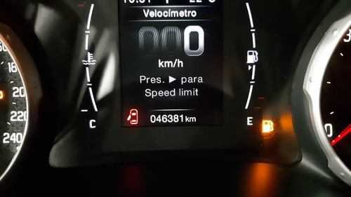 Imagem 6 de 13 de Fiat Toro 2.4 16v Multiair Flex Blackjack At9