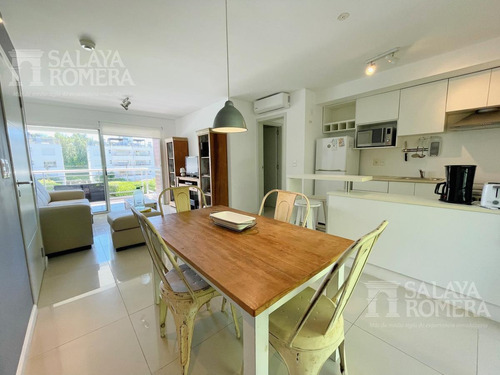 Imagen 10 de 24 de Venta Departamento En Playa Brava - 2 Dormitorios- 2 Baños- Parrillero Propio Sap3796523