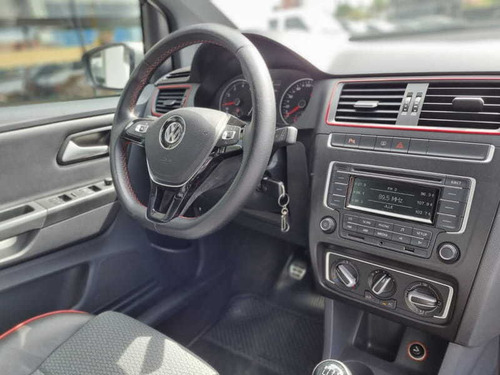 Imagem 13 de 15 de Volkswagen Fox 1.6 Mi Rock In Rio 8v Flex 4p 2016