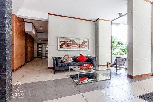 Amplio Departamento En Venta De 3 Dorm. En Las Condes