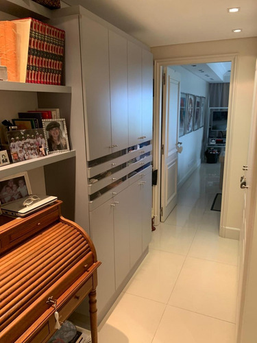 Chateau Libertador. 3 Suites + Dep. Cochera Y Baulera