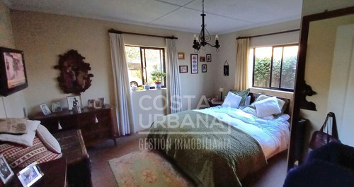 Vende Casa Con Amplio Terreno En Lo Gamboa De Olmué