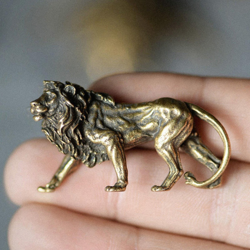 New Estatua De Lion Brass Mini Ornamento Té Mascota Realista