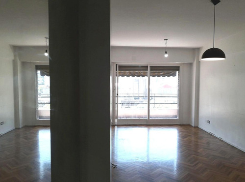 Imagen 5 de 10 de Venta Dpto. 3 Ambientes Con Balcón Al Frente En Constitución