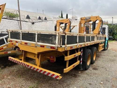 Vw 24-250 6x2 2012 Com Munck Hincol 31.000