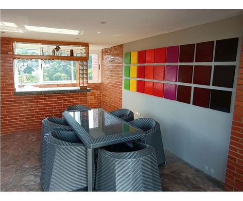 En Venta Espectular Penthouse En Colinas De La California Por $299.000