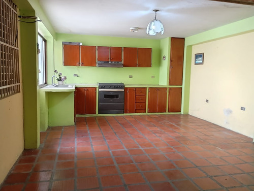 Mariana Vende Casa En La Esmeralda Yule